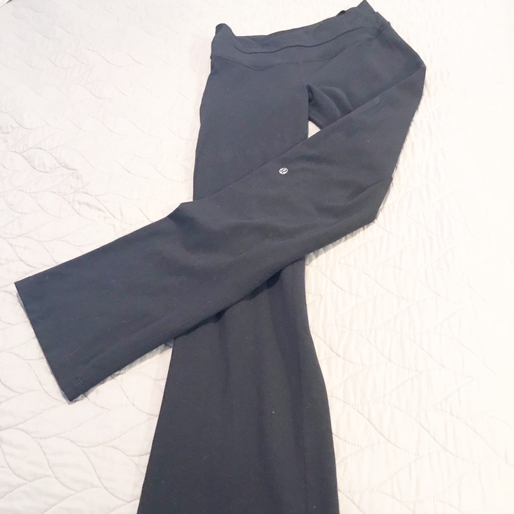 Women’s size 6 Lululemon black full length legging